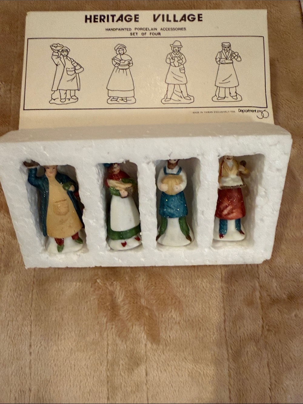 Department 56 Handpainted Porcelain Small Pet apx 2.5” Figurine Set - Multicolor